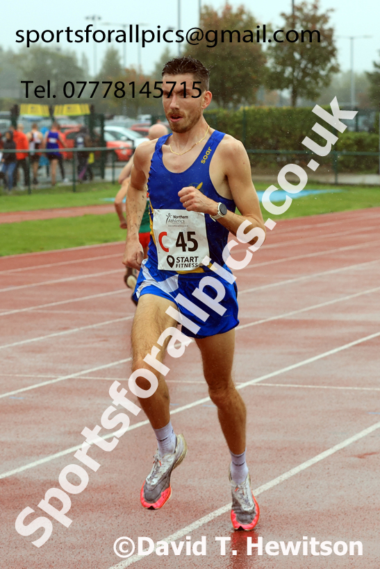 Senior Mens 6 Stage 2025 Northern Athletics Autumn Road Relays, Leigh, Lancashire. Photo: David T. Hewitson/Sports for All Pics